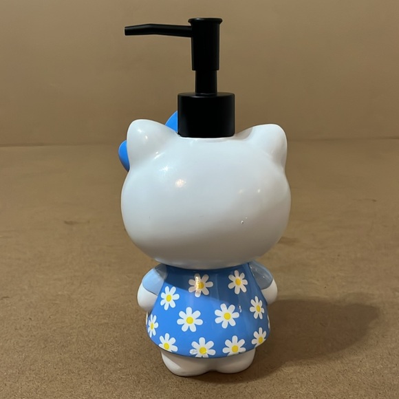 Hello Kitty Daisy Soap Dispenser - Picture 4 of 5